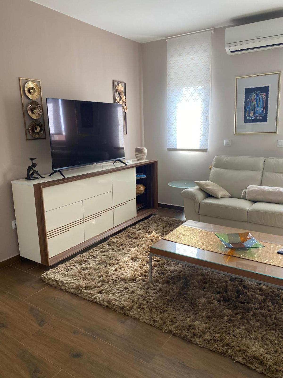 Apartments Luana With Private Jacuzzi 자다르 외부 사진
